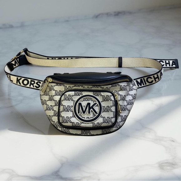Michael Kors Erin Extra-Small Logo Jacquard Belt Bag Black 35S3GERC0J NWOT - Picture 1 of 10